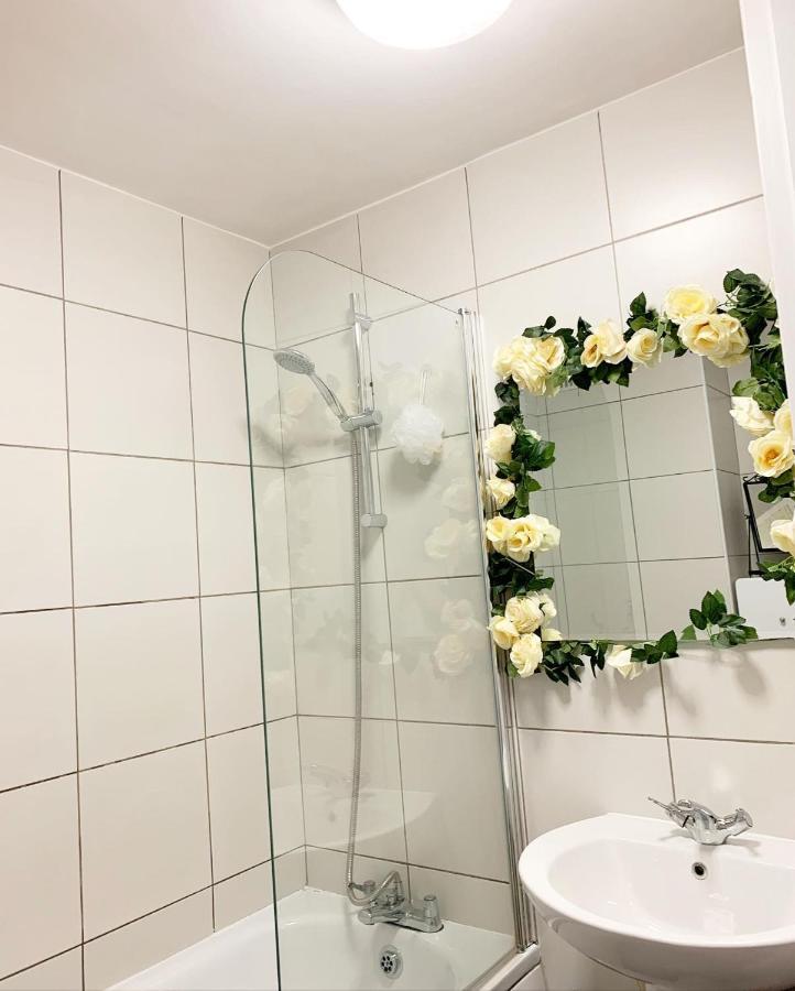 Garden Beautiful Cozy Flat , Recent Decorated. Apartment London Ngoại thất bức ảnh