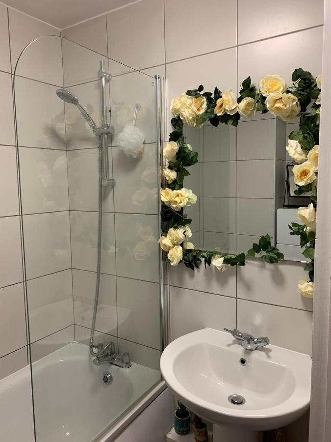 Garden Beautiful Cozy Flat , Recent Decorated. Apartment London Ngoại thất bức ảnh